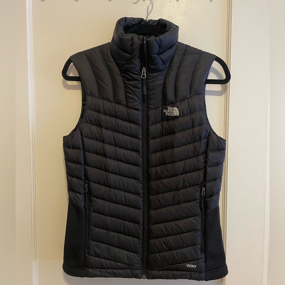 The North Face - Women’s Black Vest Size Small